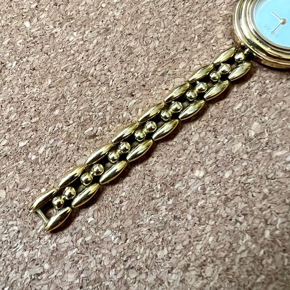 Gucci 1100L Women’s Gold Plated Watch w/ Original Box & 5 Interchangeable Bezels - Picture 9 of 10